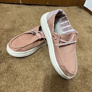 Hey Dude Wendy Rise sz10 GUC pink canvas